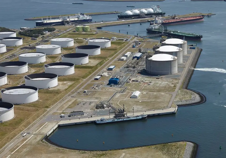 Iran war drives oil above $100, raising inflation risks for South Africa